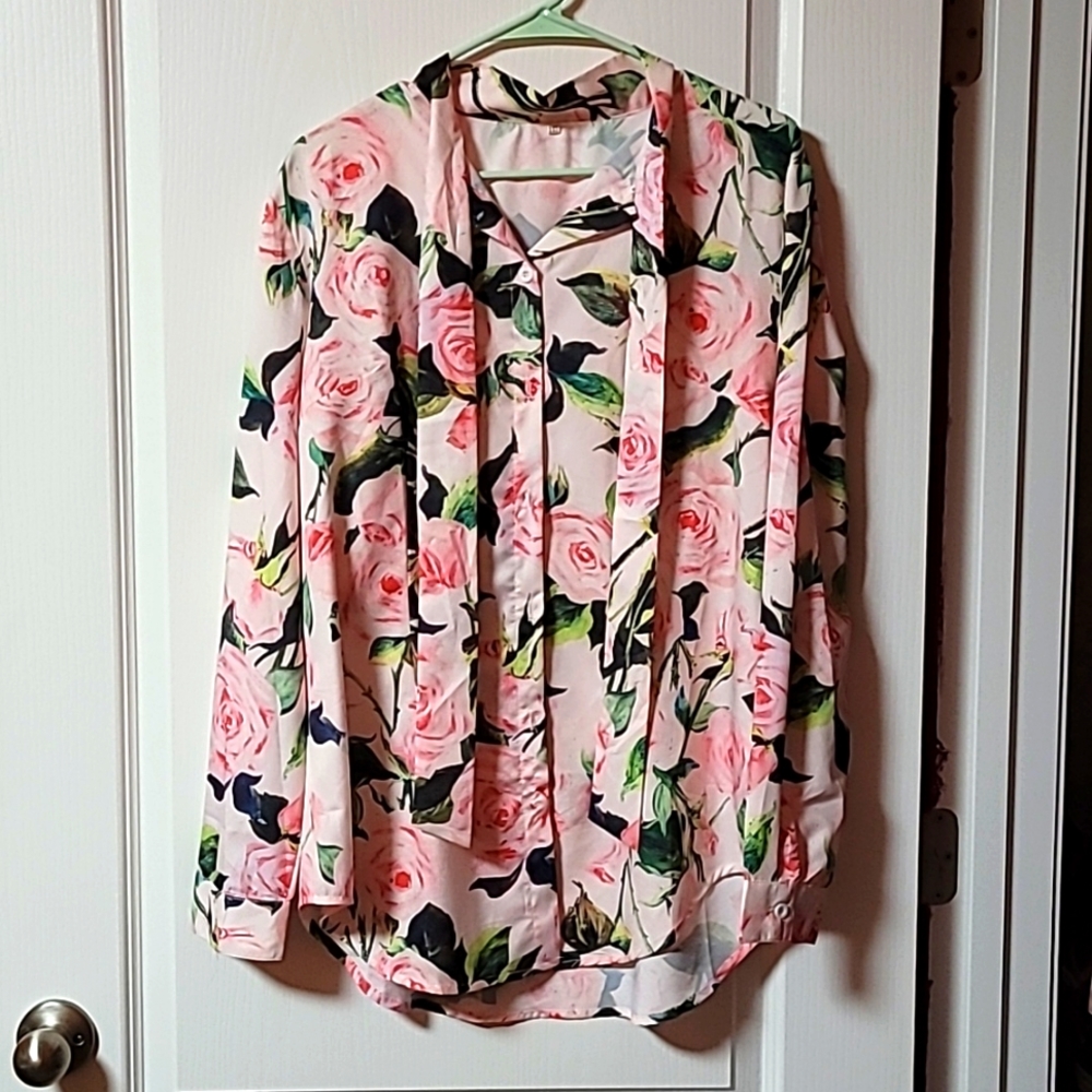 Unknown brand fits like XL multi colored